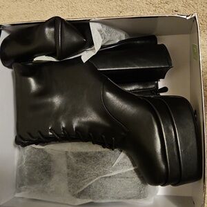 AZALEA WANG BALZARINA BLACK CHUNKY BOOT